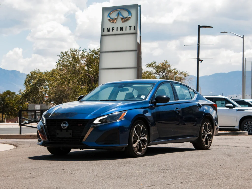 Used 2024 Deep Blue Pearl Nissan 2.5 SR image 1