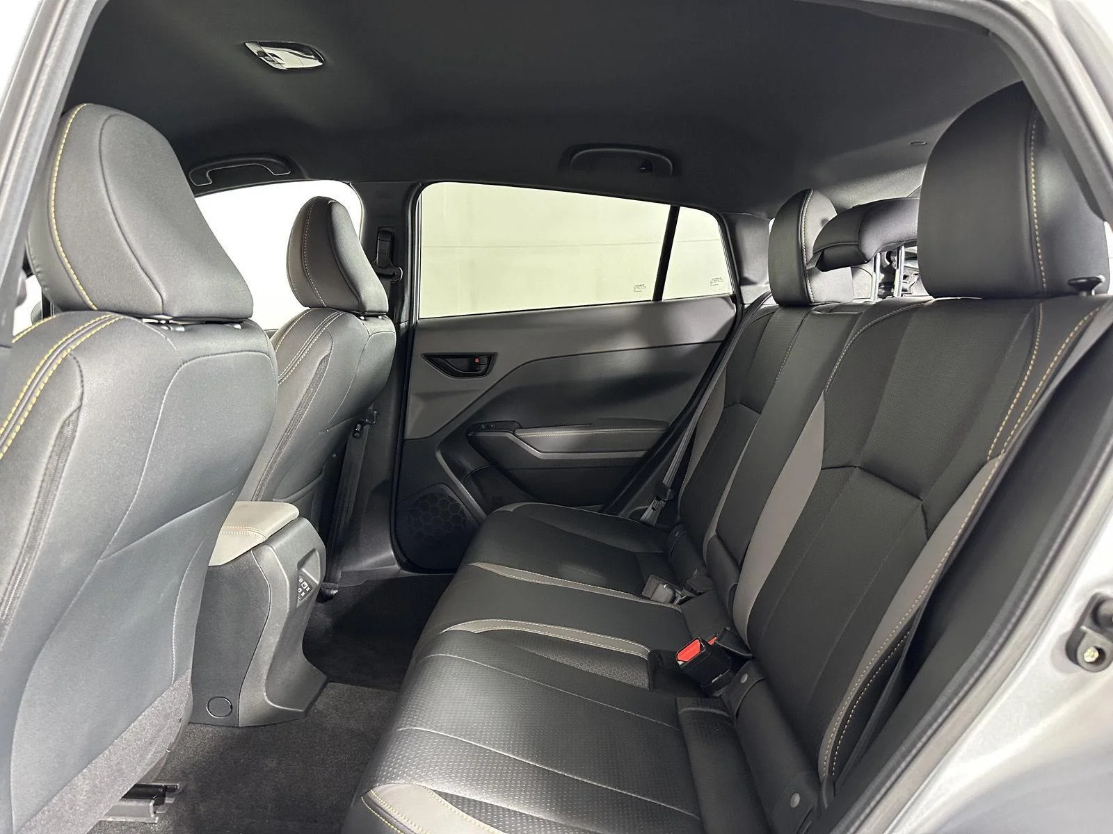 Used 2024 Ice Silver Metallic Subaru Wilderness image 17