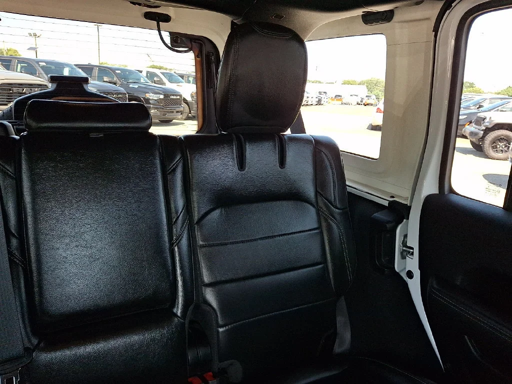 Used 2023 Bright White Clearcoat Jeep Sahara image 21