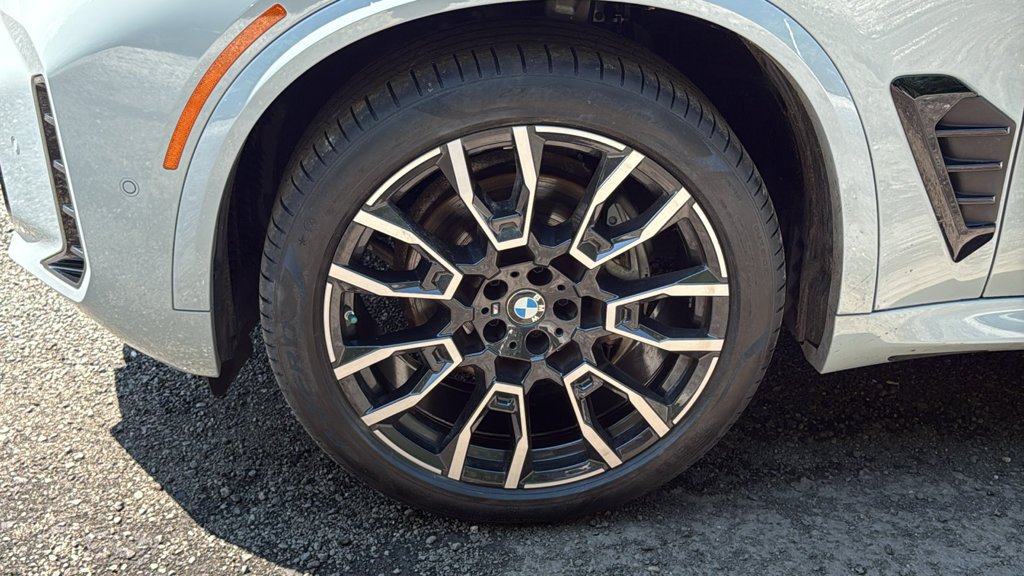 Used 2024 Brooklyn Gray Metallic BMW xDrive40i image 8