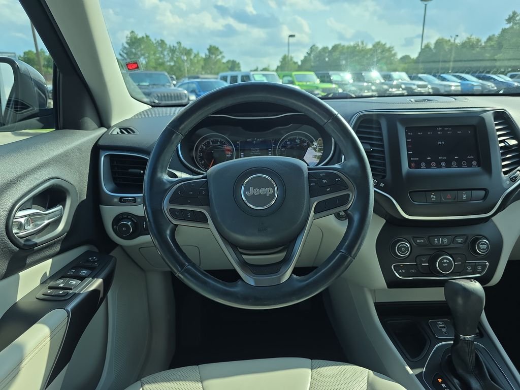 Used 2020 Gray Jeep Latitude Plus image 16