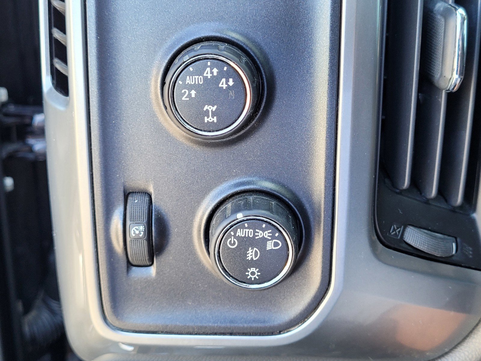 2014 Chevrolet Silverado 1500 LTZ - Photo 14