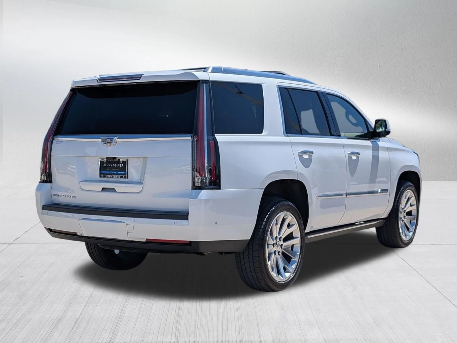 Used 2020 Crystal White Tricoat Cadillac Platinum image 6