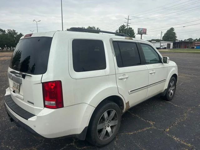 Used 2013 White Honda Touring image 3
