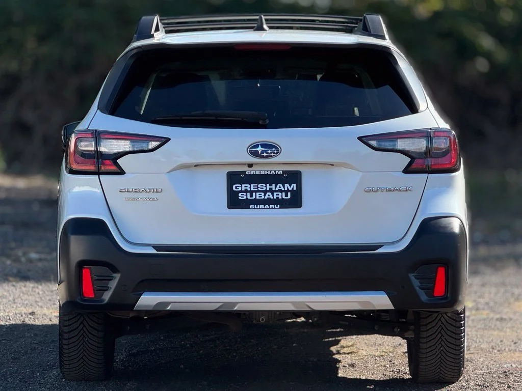 Used 2021 Crystal White Pearl Subaru Limited image 6