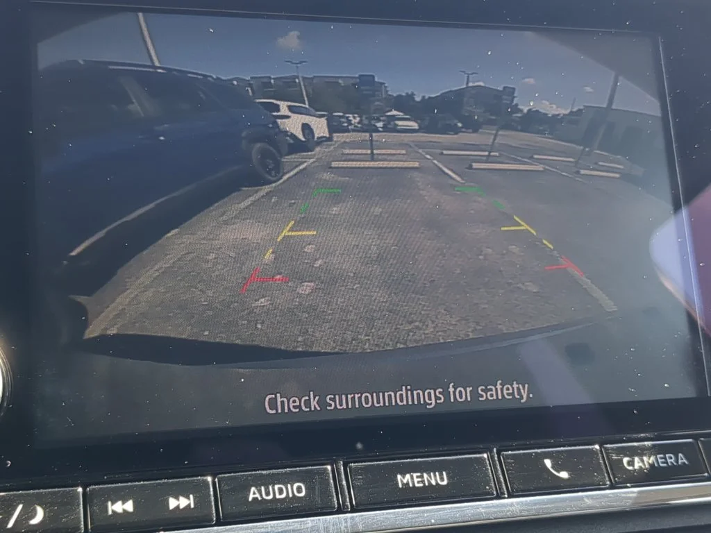 Used 2024 Silver Mitsubishi ES image 21
