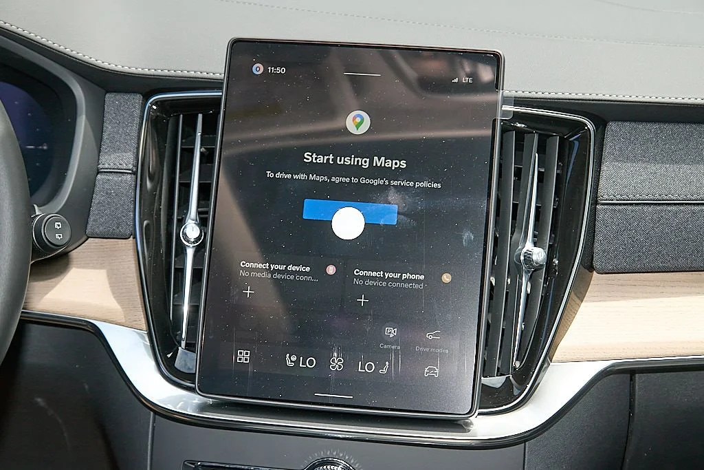 New 2026 Onyx Black Volvo Plus image 28
