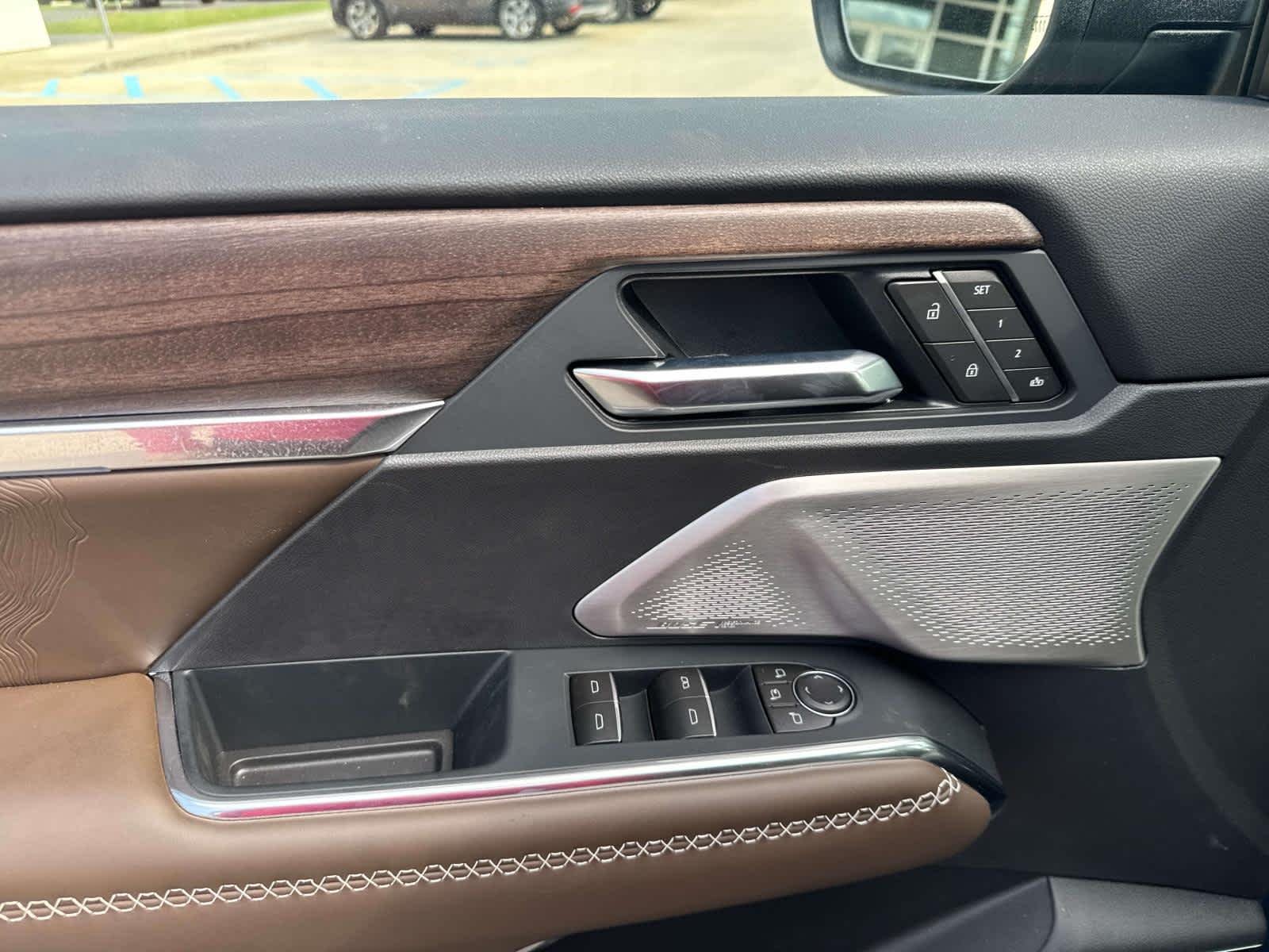2026 GMC Acadia Denali Ultimate - Photo 14