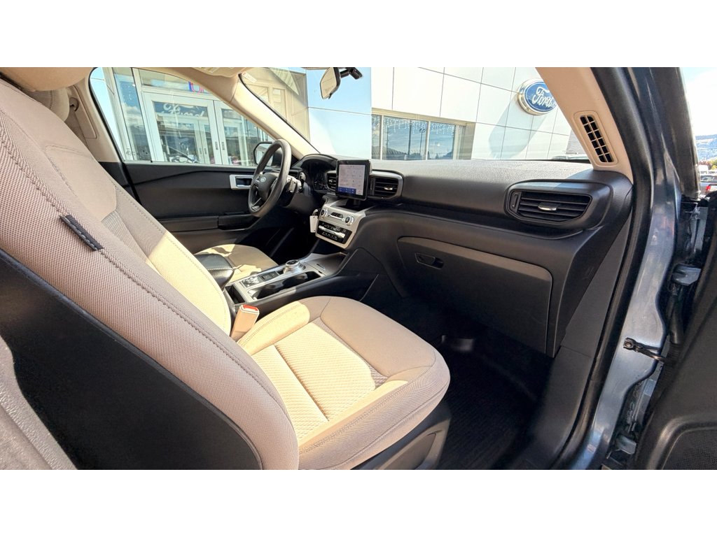 Used 2020 Blue Metallic Ford Base image 11
