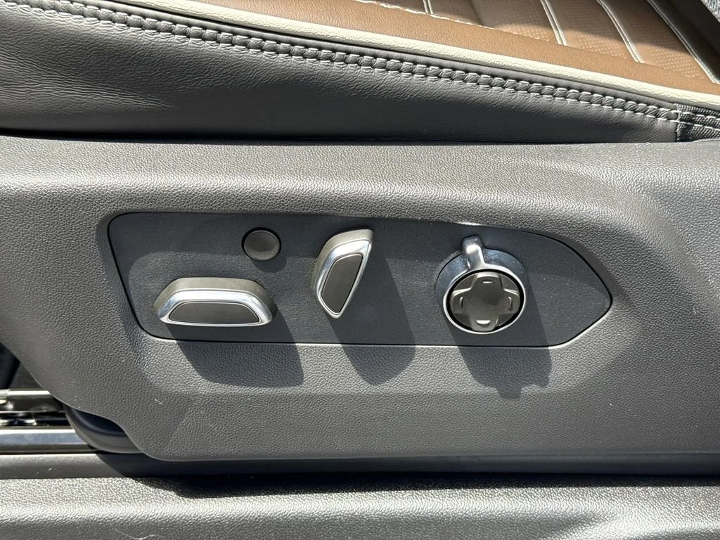2026 GMC Yukon XL Denali Ultimate - Photo 19