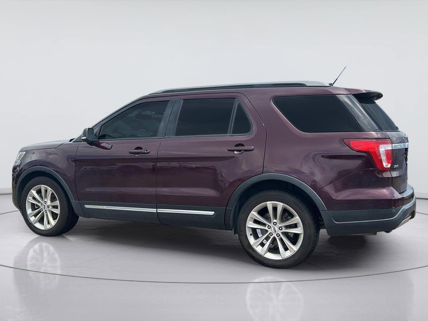 Used 2019 Burgundy Velvet Metallic Tinted Clearcoat Ford XLT image 6