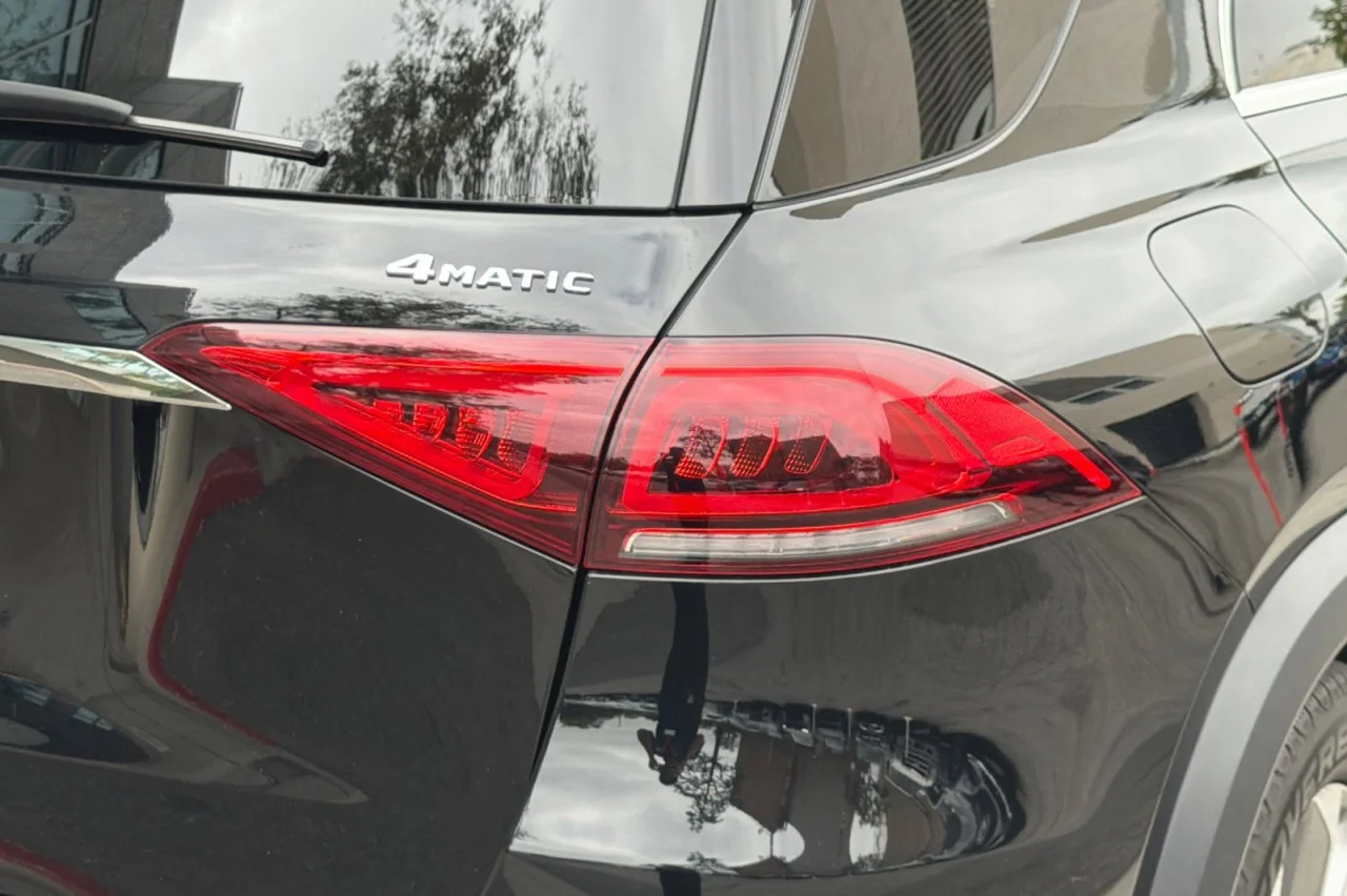 Used 2020 Black Mercedes-Benz GLE 350 image 27