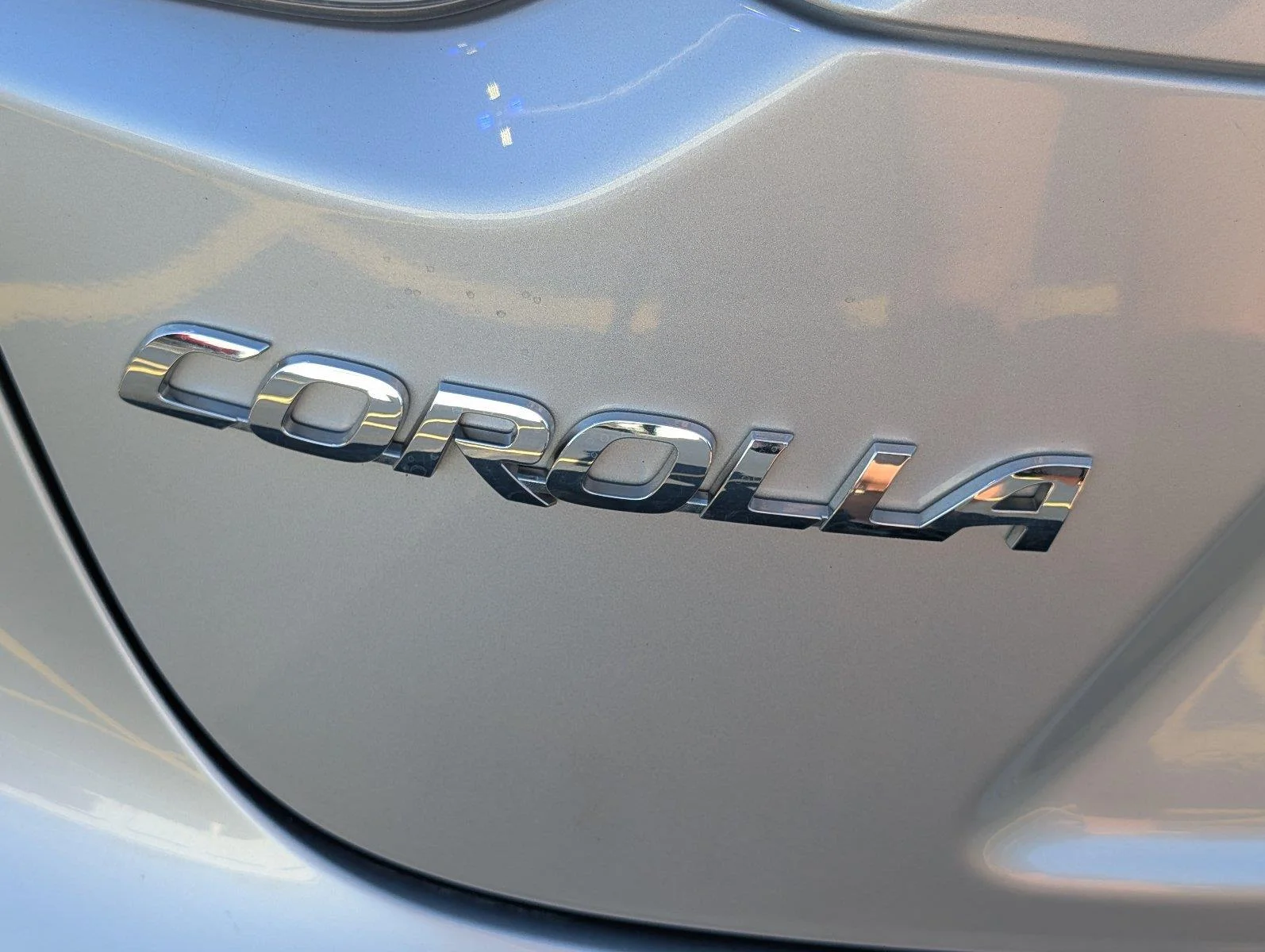 Used 2025 Classic Silver Metallic Toyota LE image 6