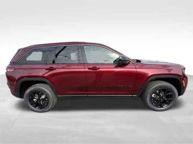 New 2026 Velvet Red Pearl-Coat Exterior Paint Jeep Altitude image 6