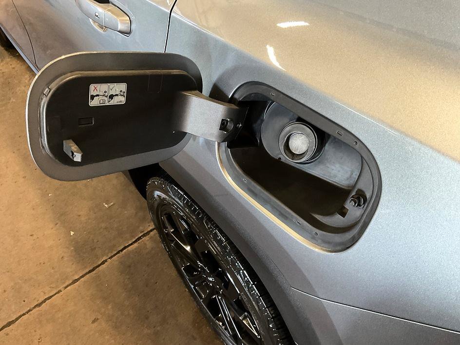 Used 2019 Gray GMC SLE image 16