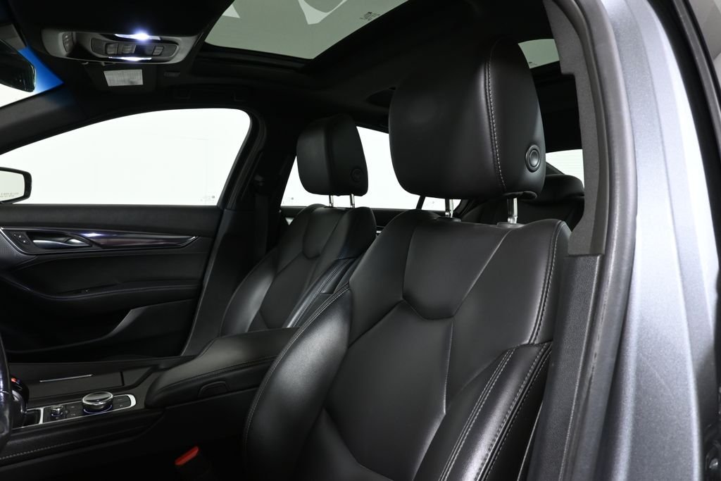 Used 2020 Gray Cadillac Luxury image 5