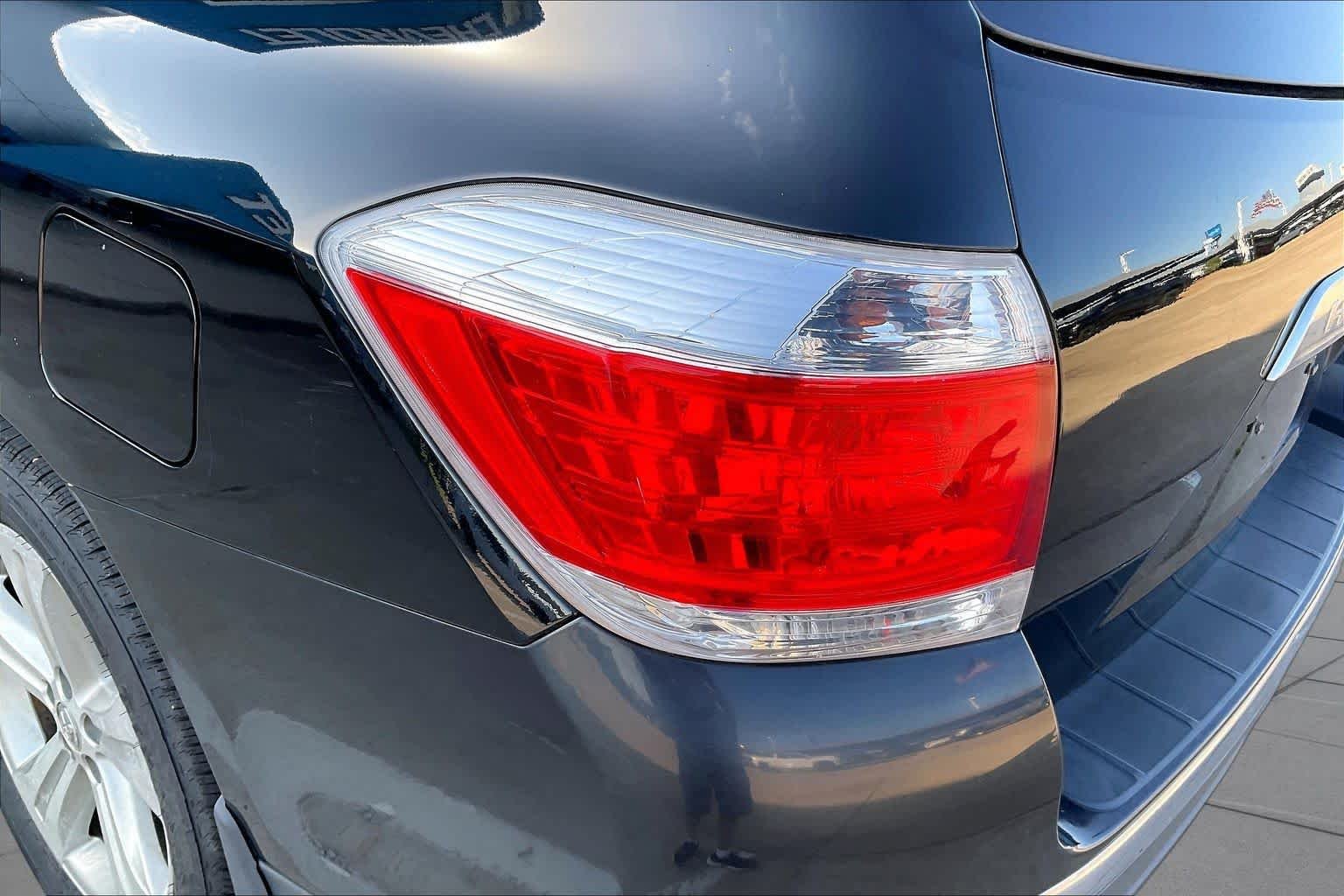 Used 2012 Black Toyota Limited image 26