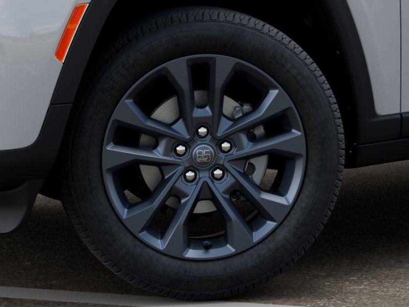 New 2026 Bright White Clear-Coat Exterior Paint Jeep GRAND CHEROKEE L 85TH ANNIVERS image 8