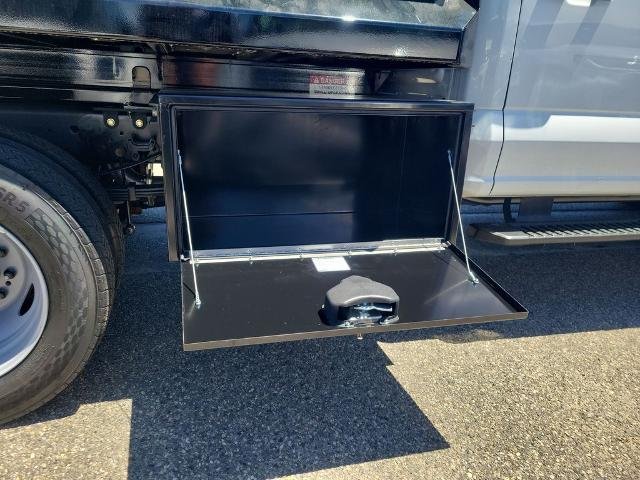 New 2026 Oxford White Ford F-450® XL image 32