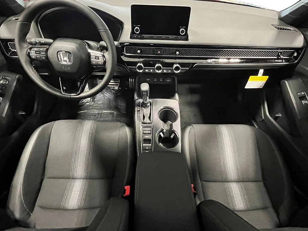 2026 Honda Civic Hatchback Sport - Photo 16