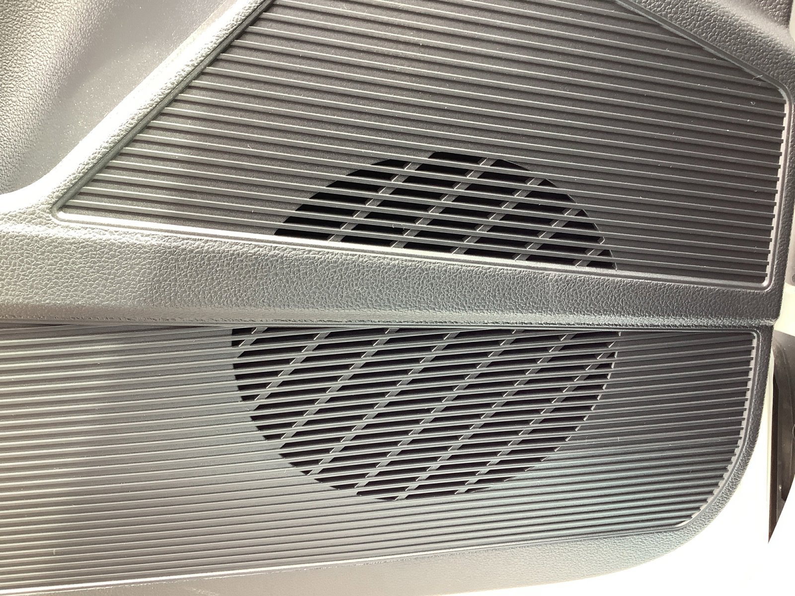 New 2026 Pure White Volkswagen SE image 25
