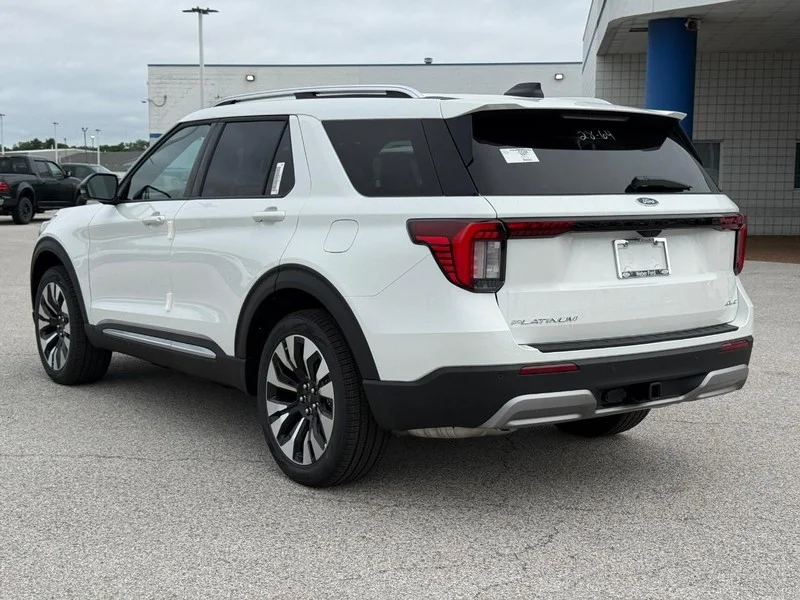 New 2026 Star White Metallic Tri-Coat Ford Platinum 4WD image 3
