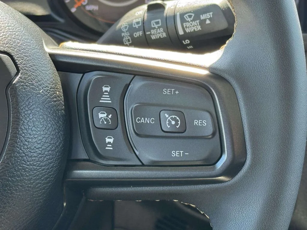Used 2024 White Jeep Sport S image 21
