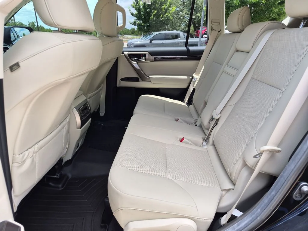 Used 2020 Black Lexus 460 image 32