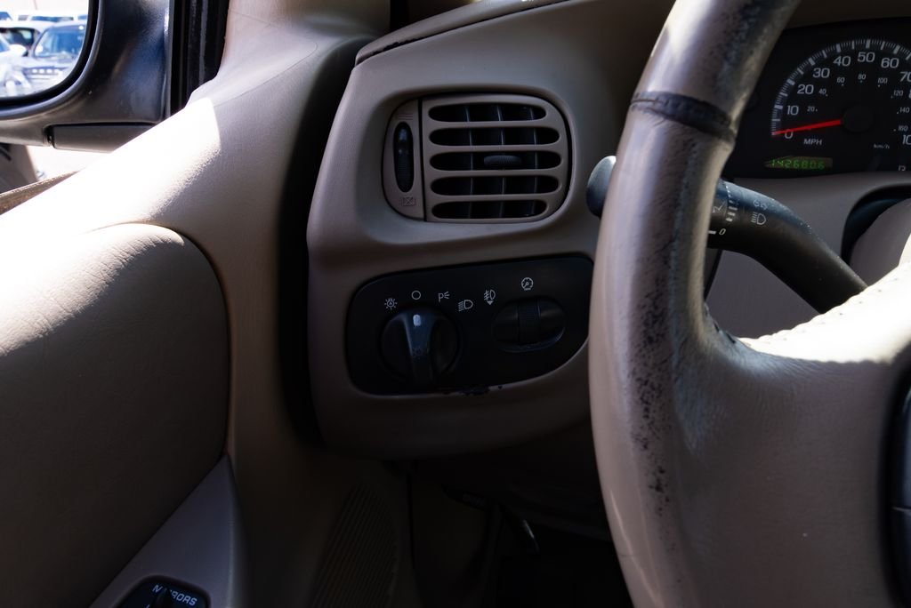 Used 2000 Harvest Gold Clearcoat Metallic Ford Lariat image 9