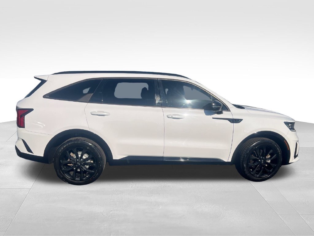 Used 2021 White Kia SX-Prestige image 6