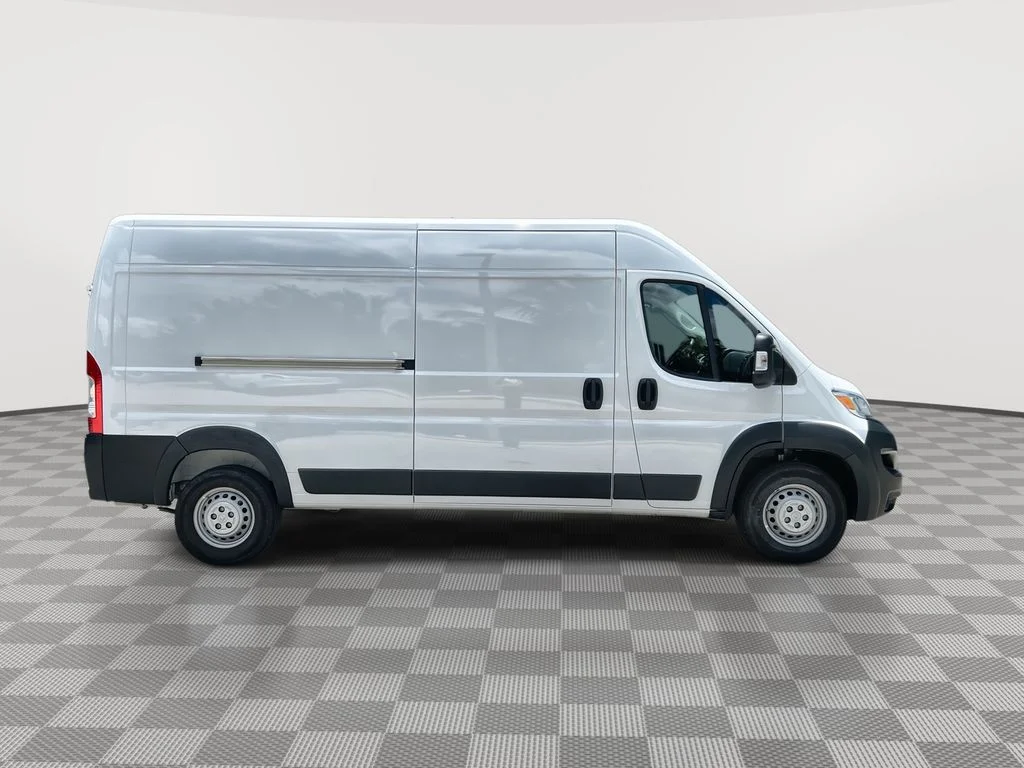Used 2025 White Ram High Roof image 9