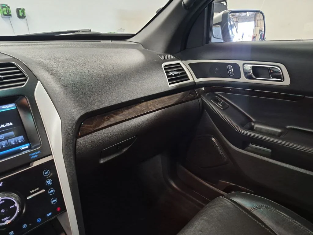 Used 2015 Ingot Silver Ford Limited image 22