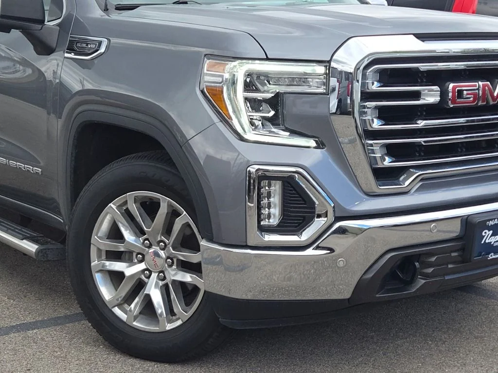Used 2022 Gray GMC SLT image 4