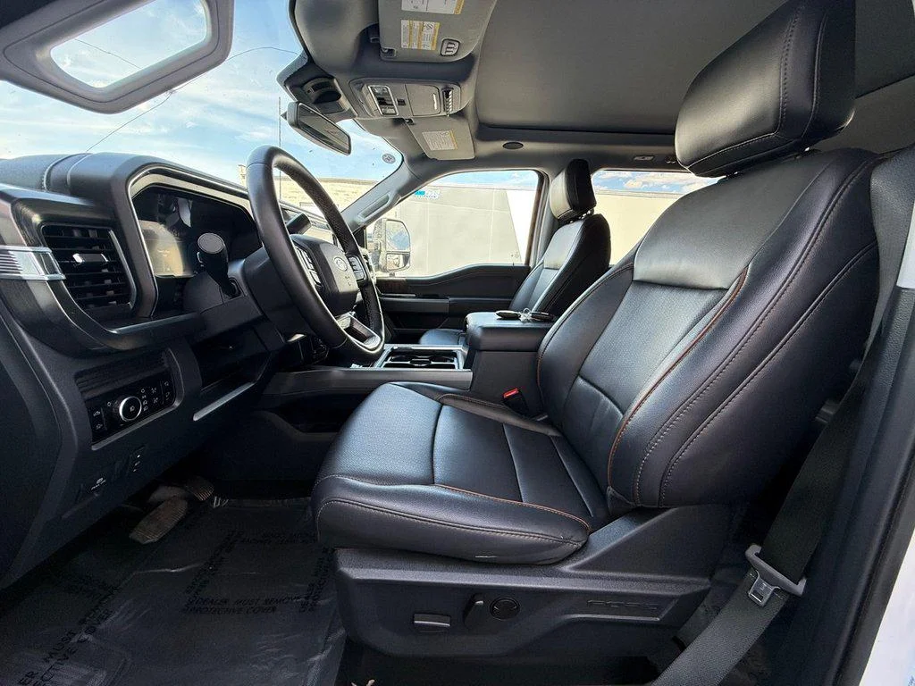 Used 2025 Oxford White Ford LARIAT 4WD CREW CAB 6.75 BOX image 14