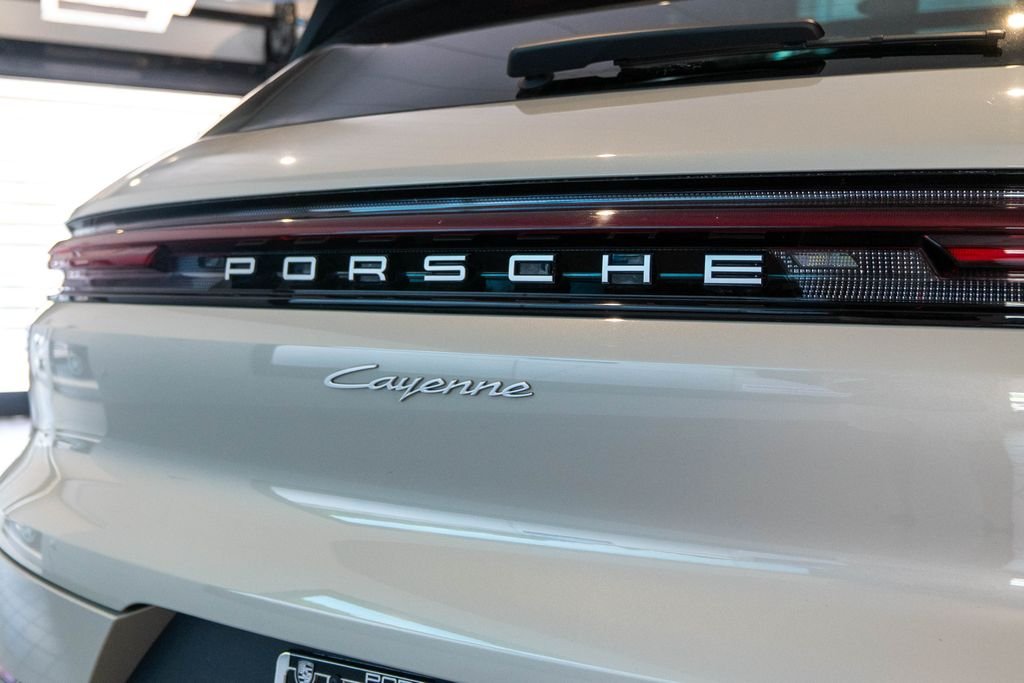 Used 2025 Beige Porsche Base image 15