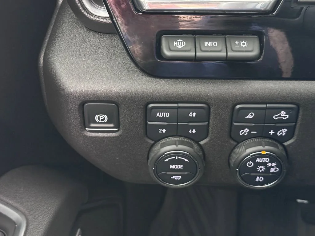 2025 Chevrolet Silverado 2500HD LTZ - Photo 26
