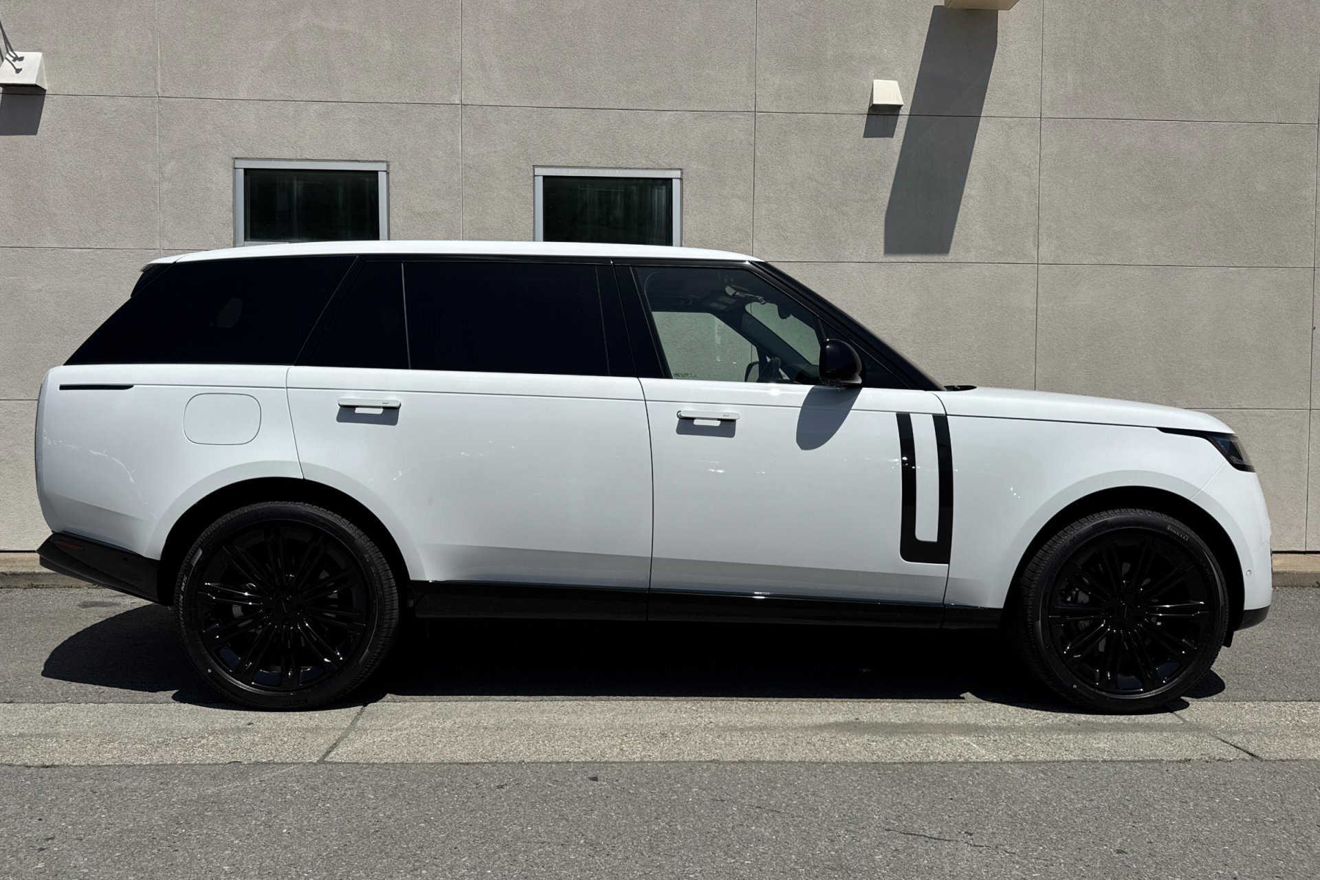 2026 Land Rover Range Rover SE - Photo 8