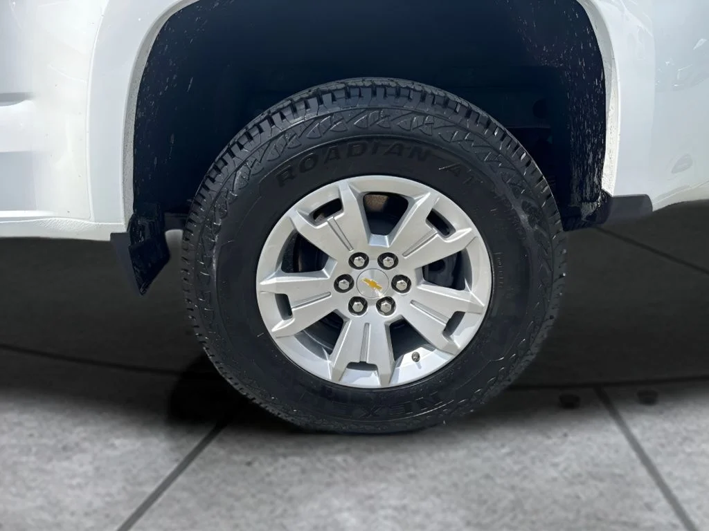 Used 2022 White Chevrolet LT image 24