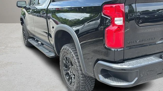 Used 2025 Black Chevrolet ZR2 image 35