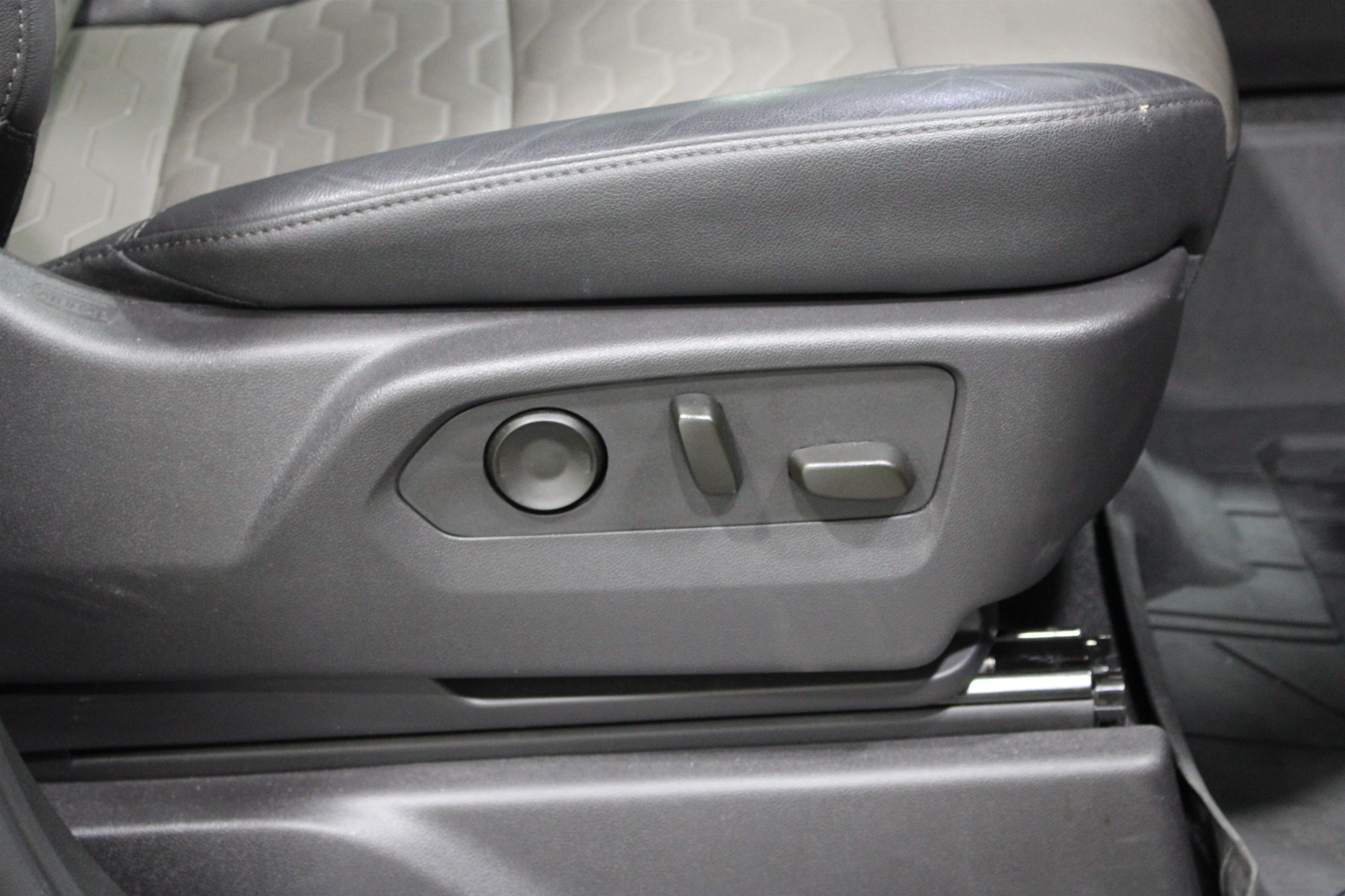 2024 Chevrolet Silverado 1500 ZR2 - Photo 24