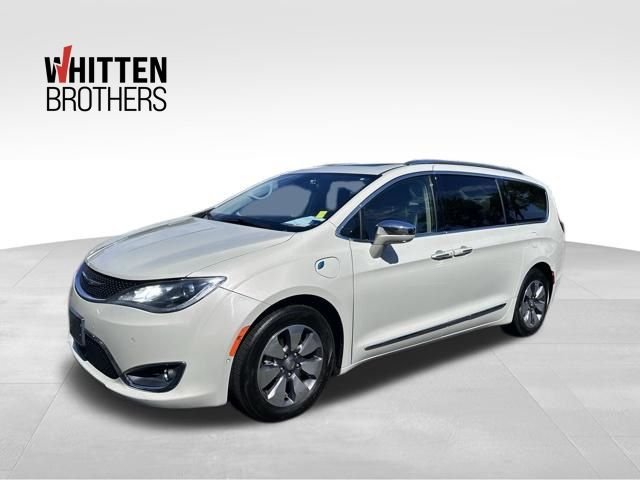 2020 Chrysler Pacifica Hybrid Limited's photo