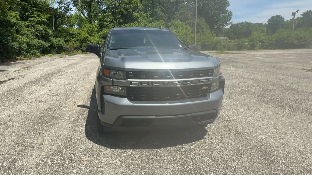 Used 2020 Gray Chevrolet Custom image 3
