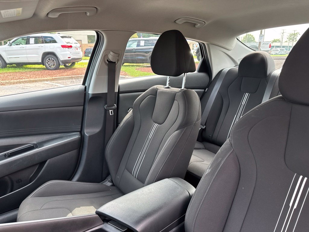 Used 2024 Gray Hyundai SEL image 14