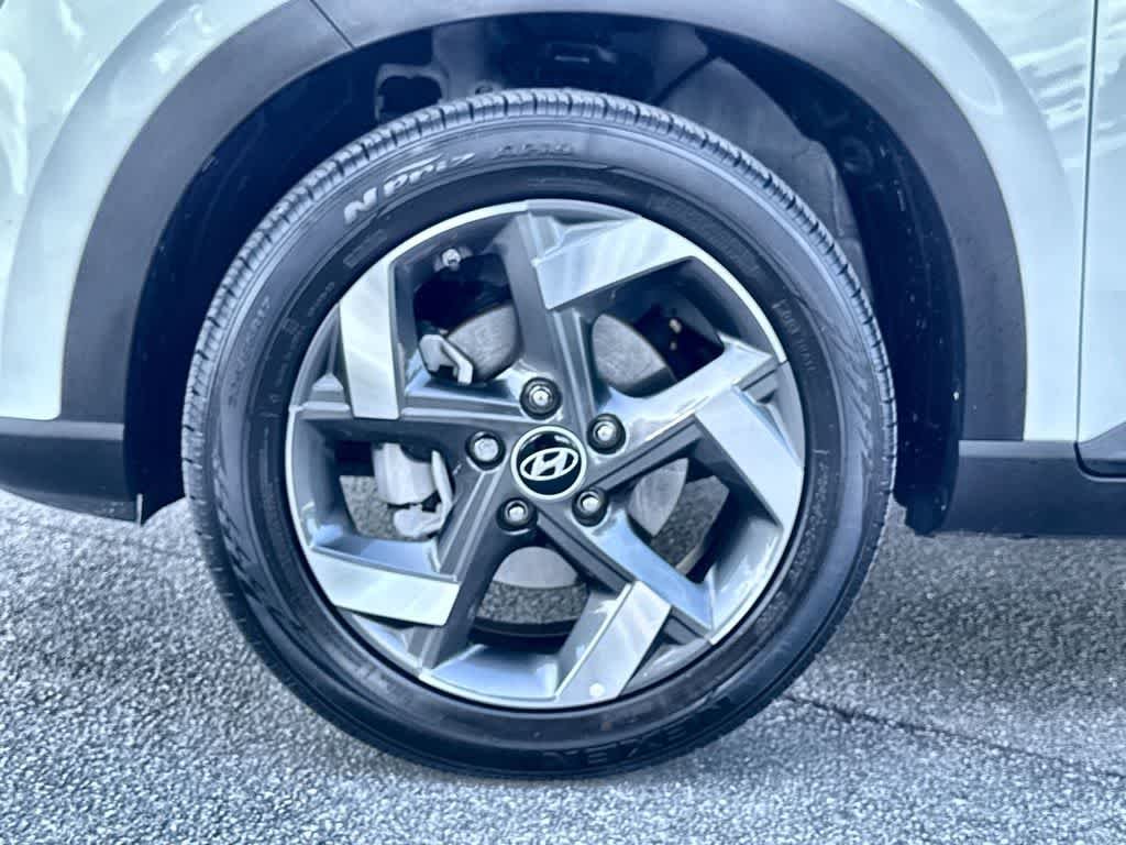 Used 2025 Lunar White Hyundai SEL image 11