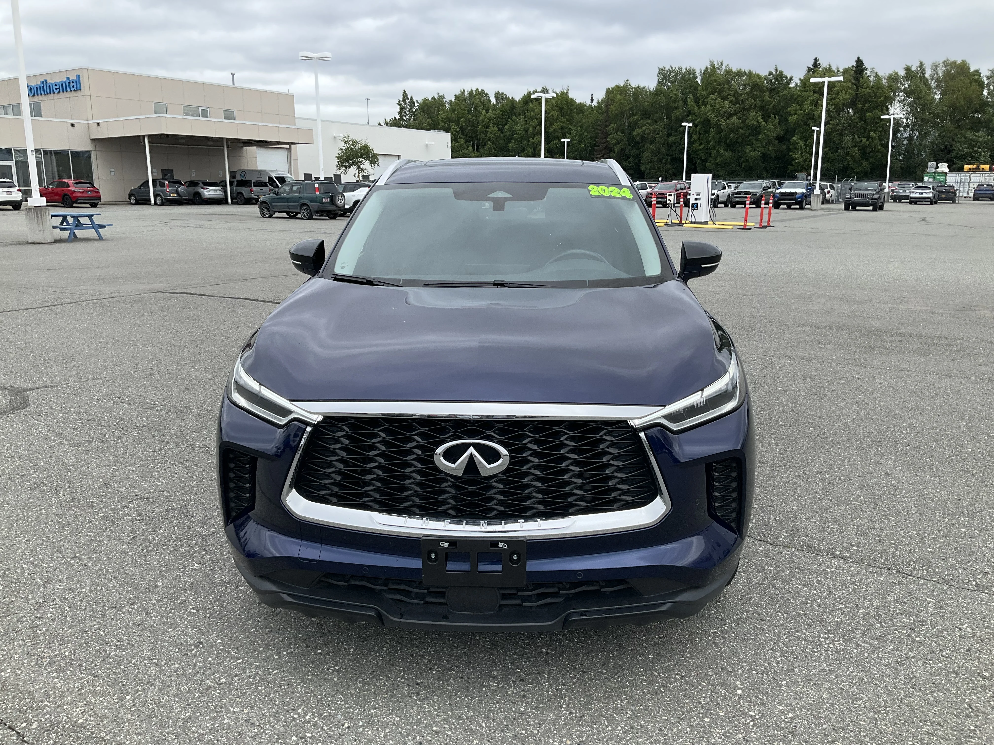 Used 2024 Grand Blue INFINITI LUXE image 2