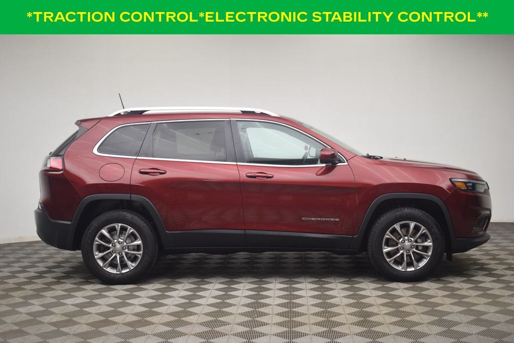 Used 2019 Velvet Red Pearlcoat Jeep Latitude Plus image 15