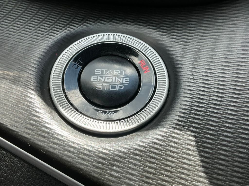 Used 2024 Red Jeep Altitude image 31
