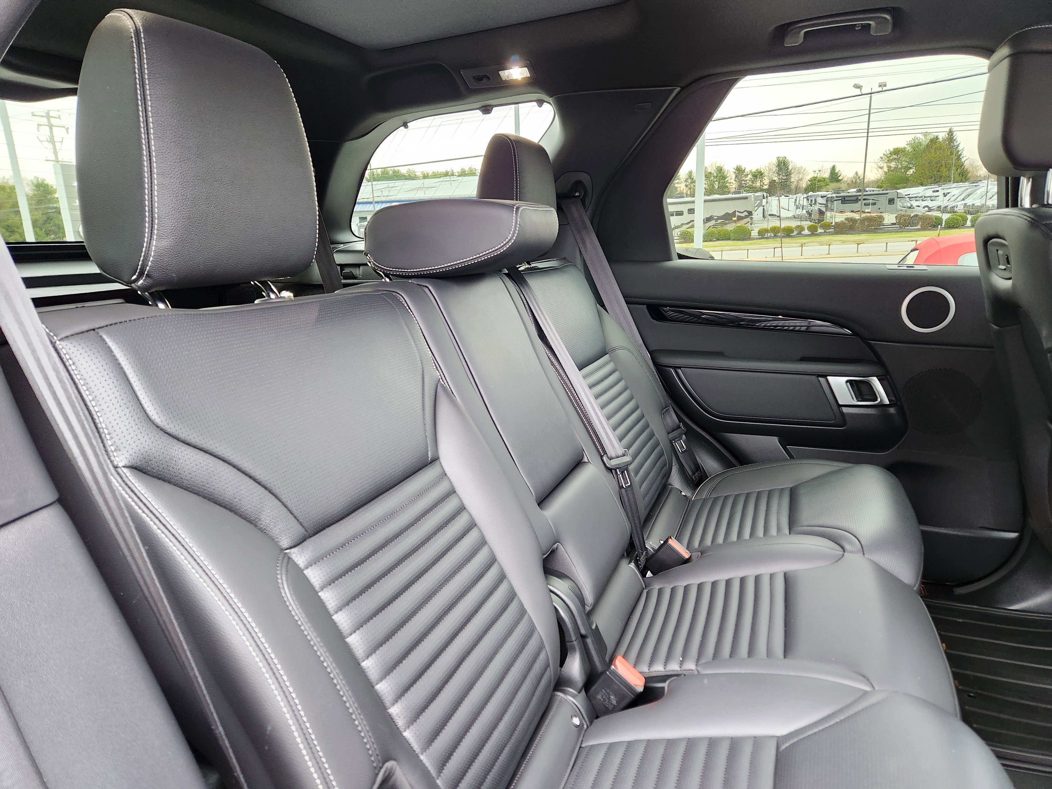 Certified Used 2025 Fuji White Land Rover S image 15