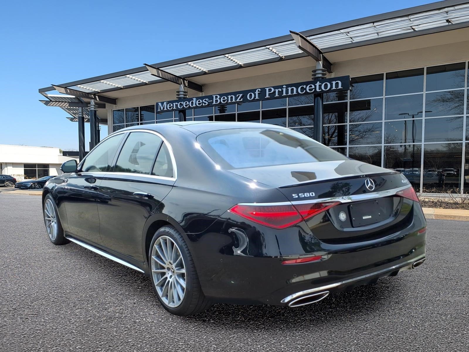 Certified Used 2023 Black Mercedes-Benz S 580 4MATIC® Sedan image 5