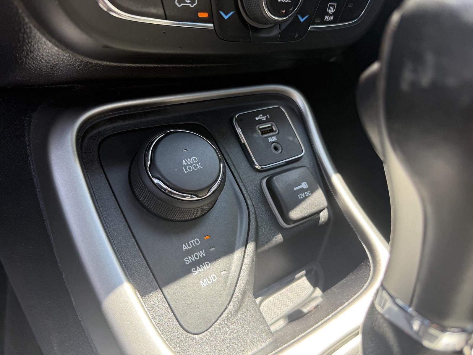 Used 2021 Diamond Black Crystal Pearlcoat Jeep 80th Anniversary image 30